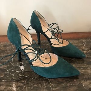 Brand New Nine West Jarraho Green Tie up Pump